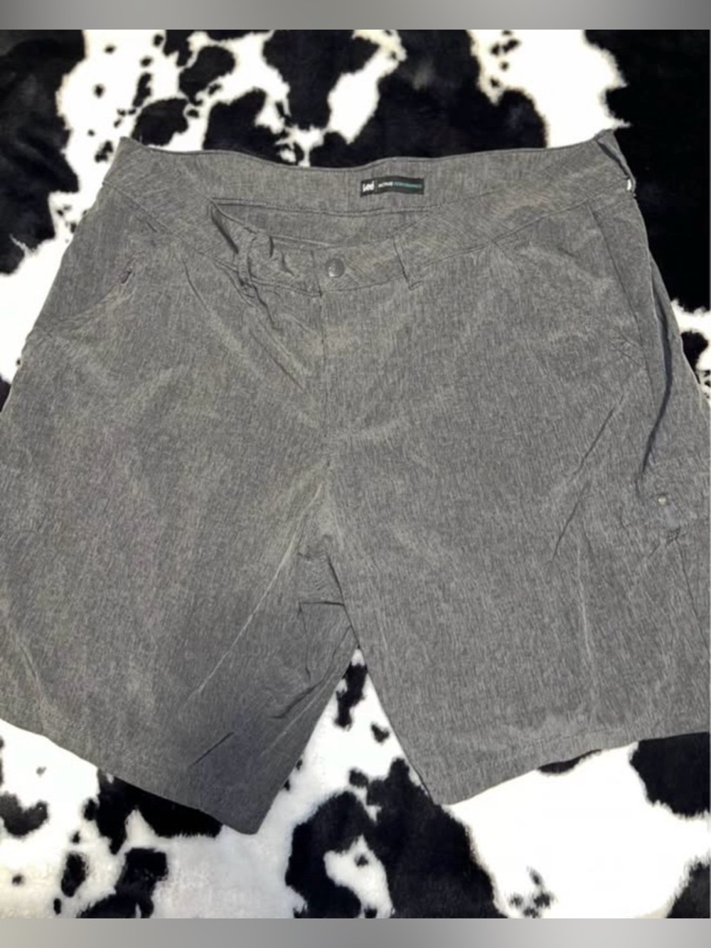 Lee Men's Gray Flat Front Shorts